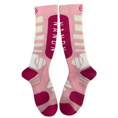 Posición del logotipo del cuerpo 100% lana Longitud de la tripulación femenina Calcetines de montaña para deportes de invierno