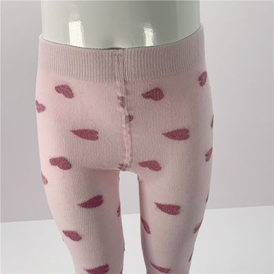 Calcetines de bebé cómodos en algodón transpirable con corazones rosados