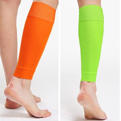 Calcetines deportivos de compresión de patrón sólido para protección y rendimiento de piernas de alta elasticidad