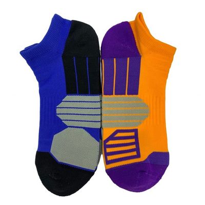 Calcetines deportivos de tobillo regular unisex con diseño antideslizante y tecnología de secado rápido
