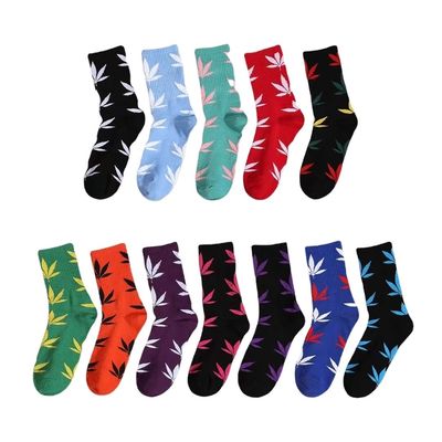 Mujer de moda calcetín de invierno calcetines deportivos baratos para mujeres rayadas absorbentes de sudor