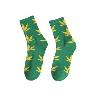 Mujer de moda calcetín de invierno calcetines deportivos baratos para mujeres rayadas absorbentes de sudor
