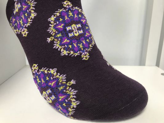 Calcetines de diseño de logotipo personalizado para hombres y mujeres Apoyo 7 días Tiempo de entrega del pedido de muestras