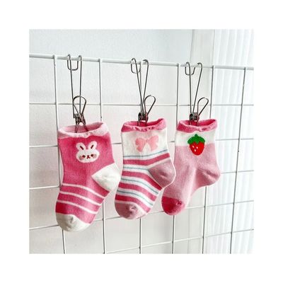 Calcetines infantiles de invierno con diseño de conejo de fresa de dibujos animados y tejido seco rápido
