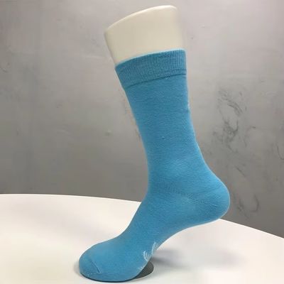 75% de algodón peinado Calcetines deportivos masculinos con logotipo personalizado Sostenibles y transpirables