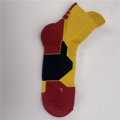Calcetines de baloncesto Elite personalizados con tejido de punto transpirable y patrón de impresión de invierno