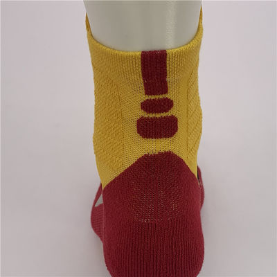 Calcetines de baloncesto Elite personalizados con tejido de punto transpirable y patrón de impresión de invierno