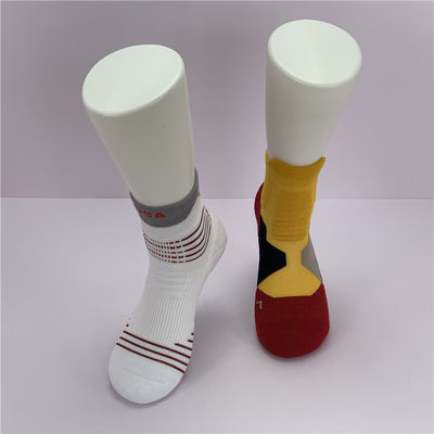 Calcetines de baloncesto Elite personalizados con tejido de punto transpirable y patrón de impresión de invierno