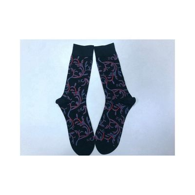 Calcetines largos para hombres hechos de 5% de contenido de material espandéx y con diseño colorido