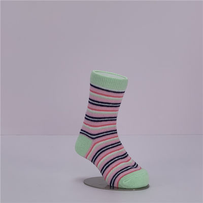 Estándar de espesor de impresión linda calcetines para bebés antideslizantes calcetines de algodón transpirables para niños