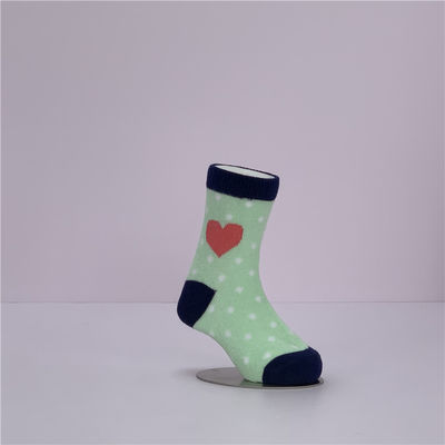 Estándar de espesor de impresión linda calcetines para bebés antideslizantes calcetines de algodón transpirables para niños