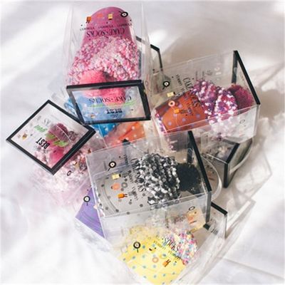 Calcetines de torta de la taza de lana de coral de invierno con diseño creativo de pelota de accesorio y patrón DOT