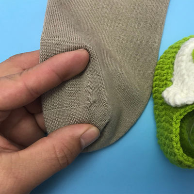 Calcetines personalizados para hombres de fibra de bambú sostenible y diseño cómodo