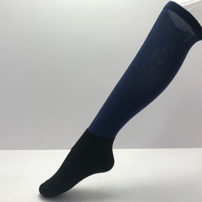 Calcetines negros de algodón duraderos y amigables para la piel para atletas profesionales