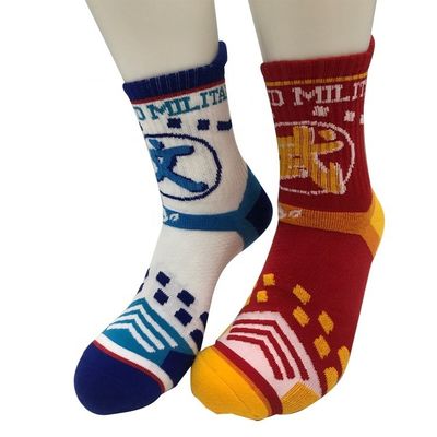 Calcetines deportivos de algodón para hombres con impresión multicolor y otros métodos de impresión
