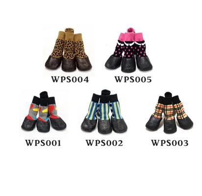 Calcetines para mascotas de Navidad Añadir un poco de diversión festiva a las patas de su mascota con estos calcetines