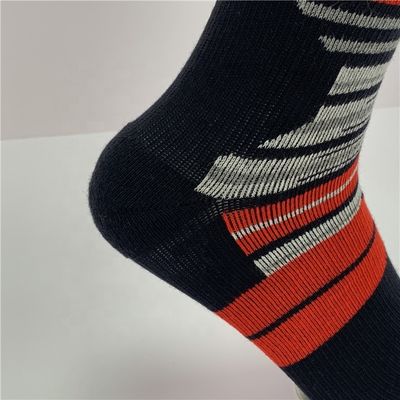 Función antibacteriana Calcetines de belleza rojos Calcetines deportivos de algodón rayados para hombres y mujeres
