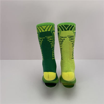 Anti-deslizante transpirable sudor Wicking letra patrón calcetines deportivos largos para 39-41 tamaño