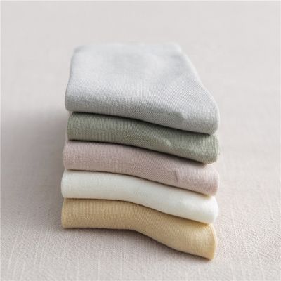 Calcetines de bambú de detección de agujas Blancos sencillos y transpirables Calcetines de fibra de bambú Casual