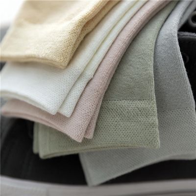 Calcetines de bambú de detección de agujas Blancos sencillos y transpirables Calcetines de fibra de bambú Casual