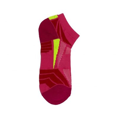 Confortable estilo regular mezcla de algodón transpirable calcetines de atletismo para hombres con tobillo invisible