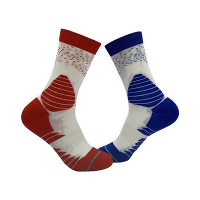 50000 cantidad Logotipo personalizado Calcetines deportivos de rendimiento masculino con diseño de punto