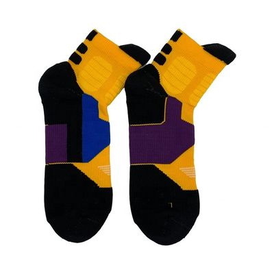 50000 Calcetines deportivos de algodón unisex Calcetines de correr con agarre personalizado para artículos esenciales de primavera