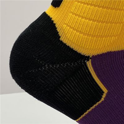 50000 Calcetines deportivos de algodón unisex Calcetines de correr con agarre personalizado para artículos esenciales de primavera
