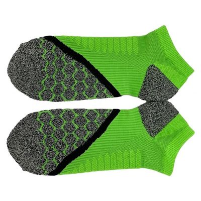 Calcetines de tobillo alto verdes hechos a medida para secar rápido algodón blando y función antiderrapante