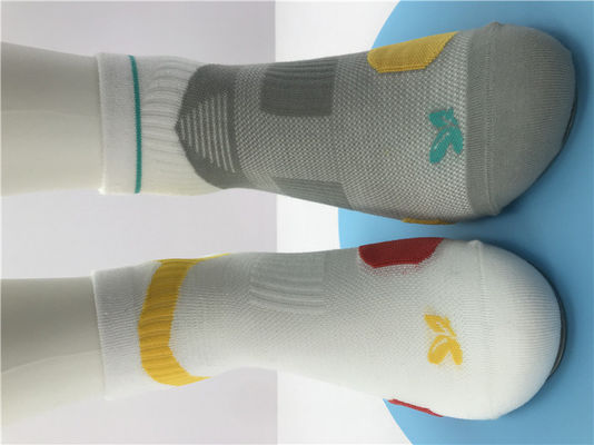 Calcetines deportivos de diseño personalizado con espesor estándar de tela rápida y transpirable