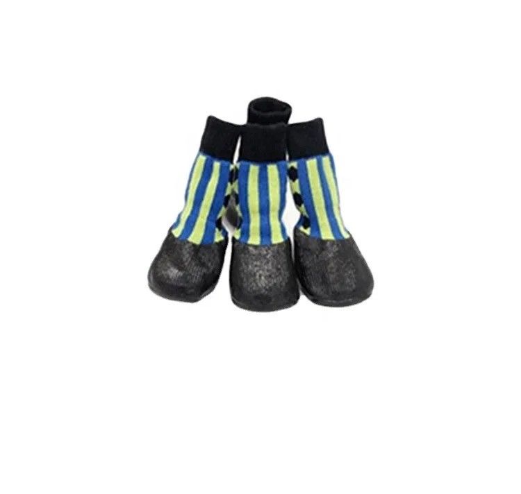 Calcetines para mascotas de Navidad Añadir un poco de diversión festiva a las patas de su mascota con estos calcetines