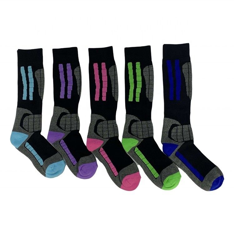 Calcetines de belleza de estilo regular Logotipo personalizado Calcetines antideslizantes para deportes unisex